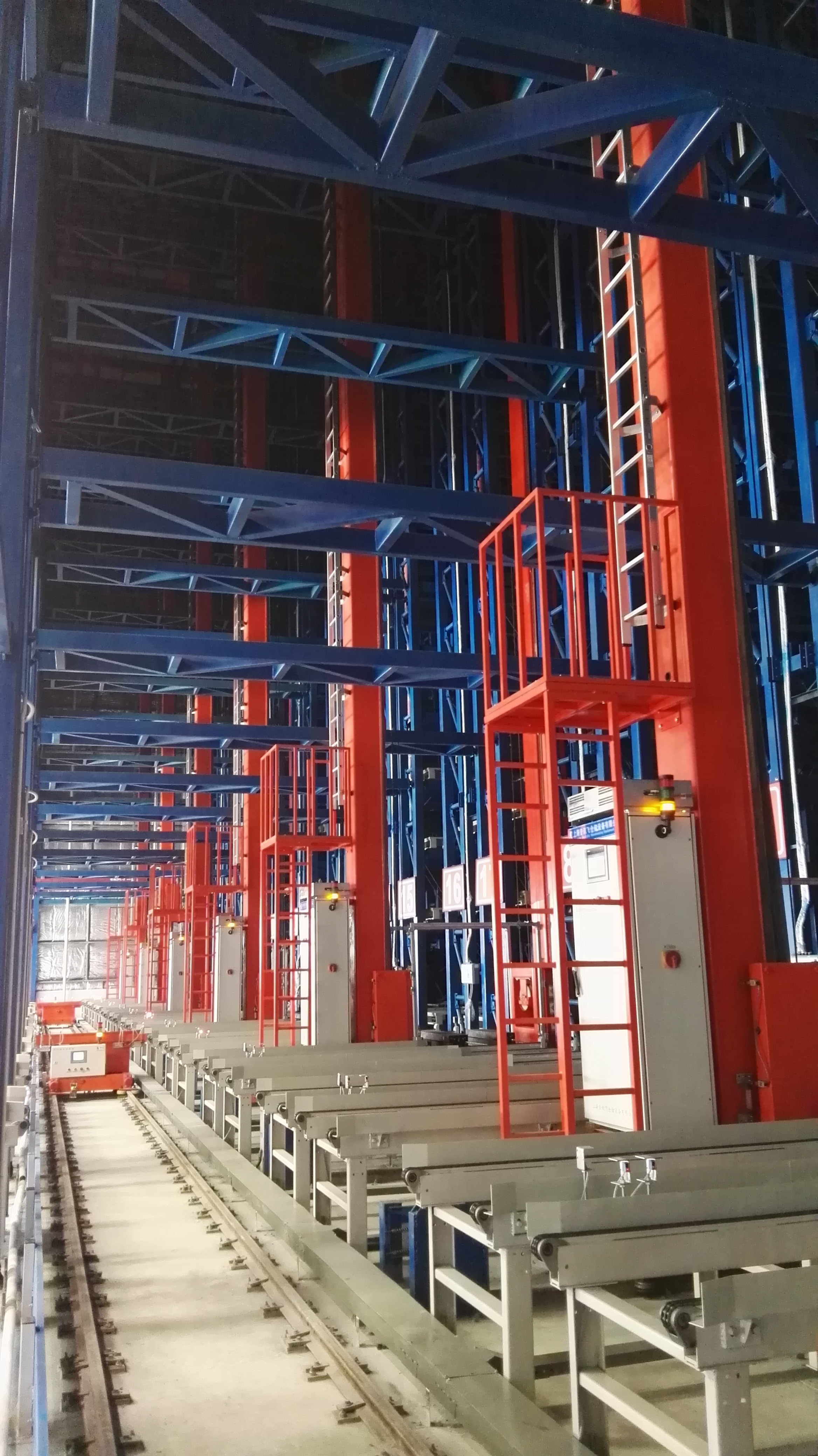 库架合一立体库